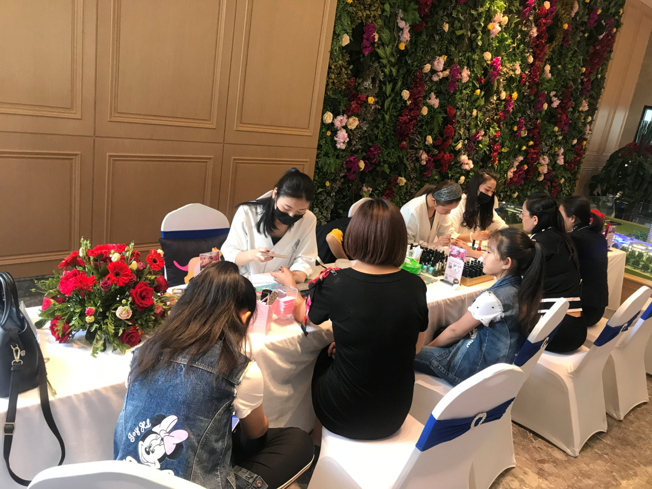 千言萬語，不如傾心陪伴  ——百酈灣項(xiàng)目感恩母親節(jié)活動(dòng)