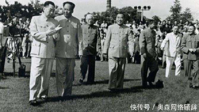 【黨史天天學(xué)】黨內(nèi)請示報(bào)告制度是如何建立的?